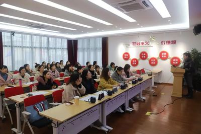 暖心行动 教育咨询团队为敬老院老人送去精神关怀与心灵温暖