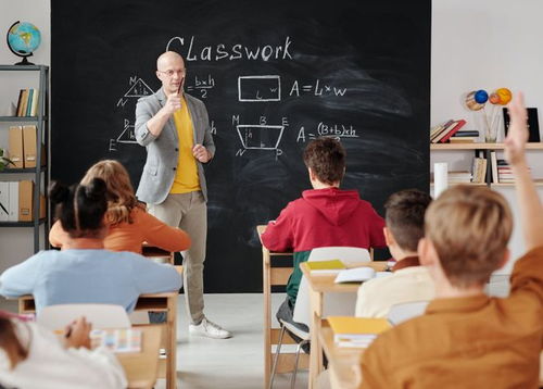 如何用英语固定搭配与短语让你的表达更自然、丰富和有趣——教育咨询指南